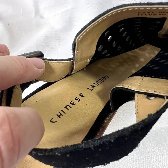 Chinese Laundry Peep Toe Perforated‎ Black Suede Block Heel Pump Size 7.5 - Picture 2 of 10